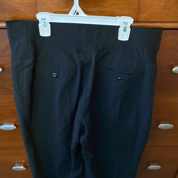 Maternity capri pants 🤰🏼BOGO (maternity items only) - Picture 2 of 4